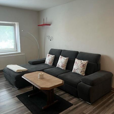 Apartman V Rodinnem Dome ยาโรเมียร์จ ภายนอก รูปภาพ