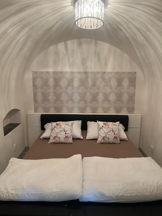 Apartman V Rodinnem Dome ยาโรเมียร์จ ภายนอก รูปภาพ