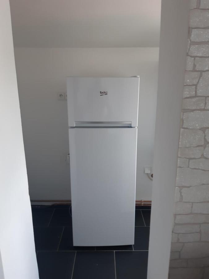 Apartman V Rodinnem Dome ยาโรเมียร์จ ภายนอก รูปภาพ